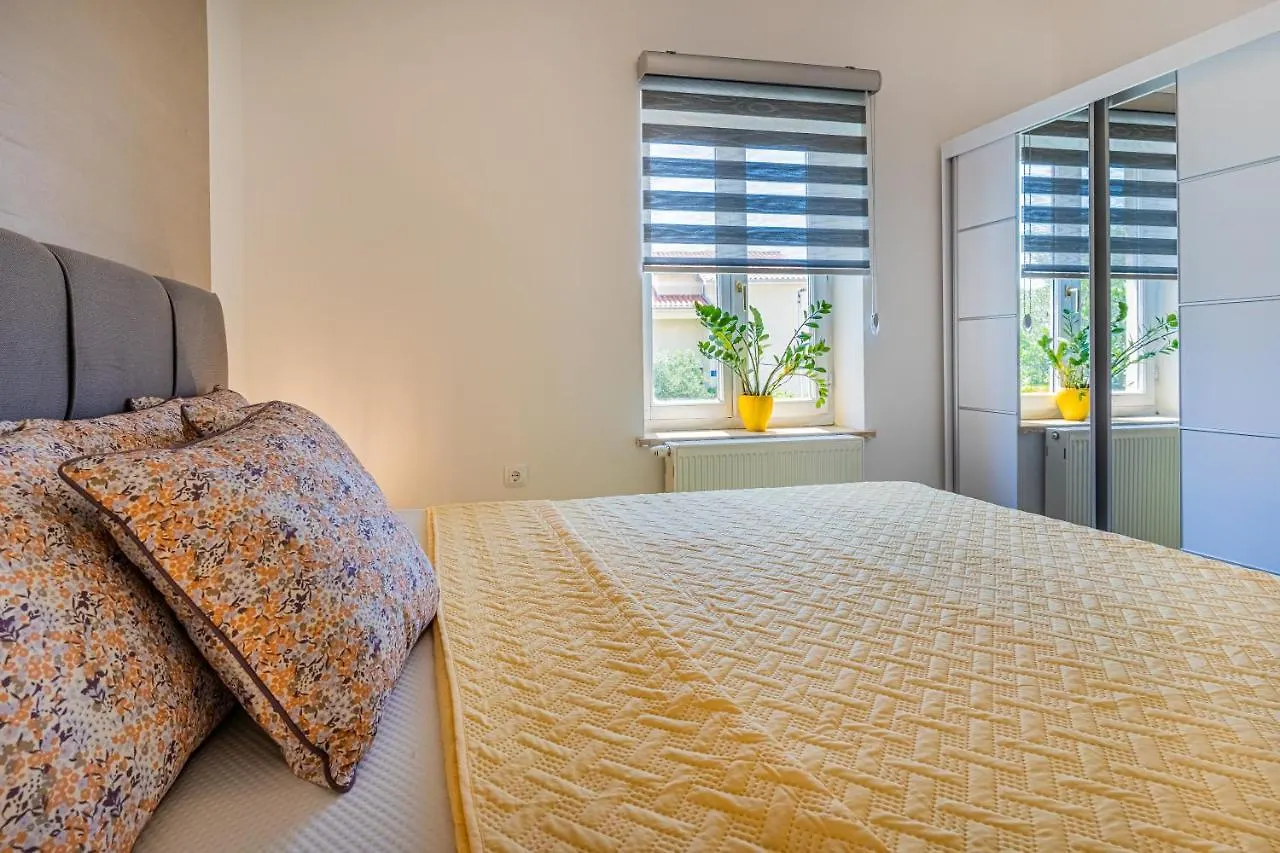 Apartments Ivanka Cres