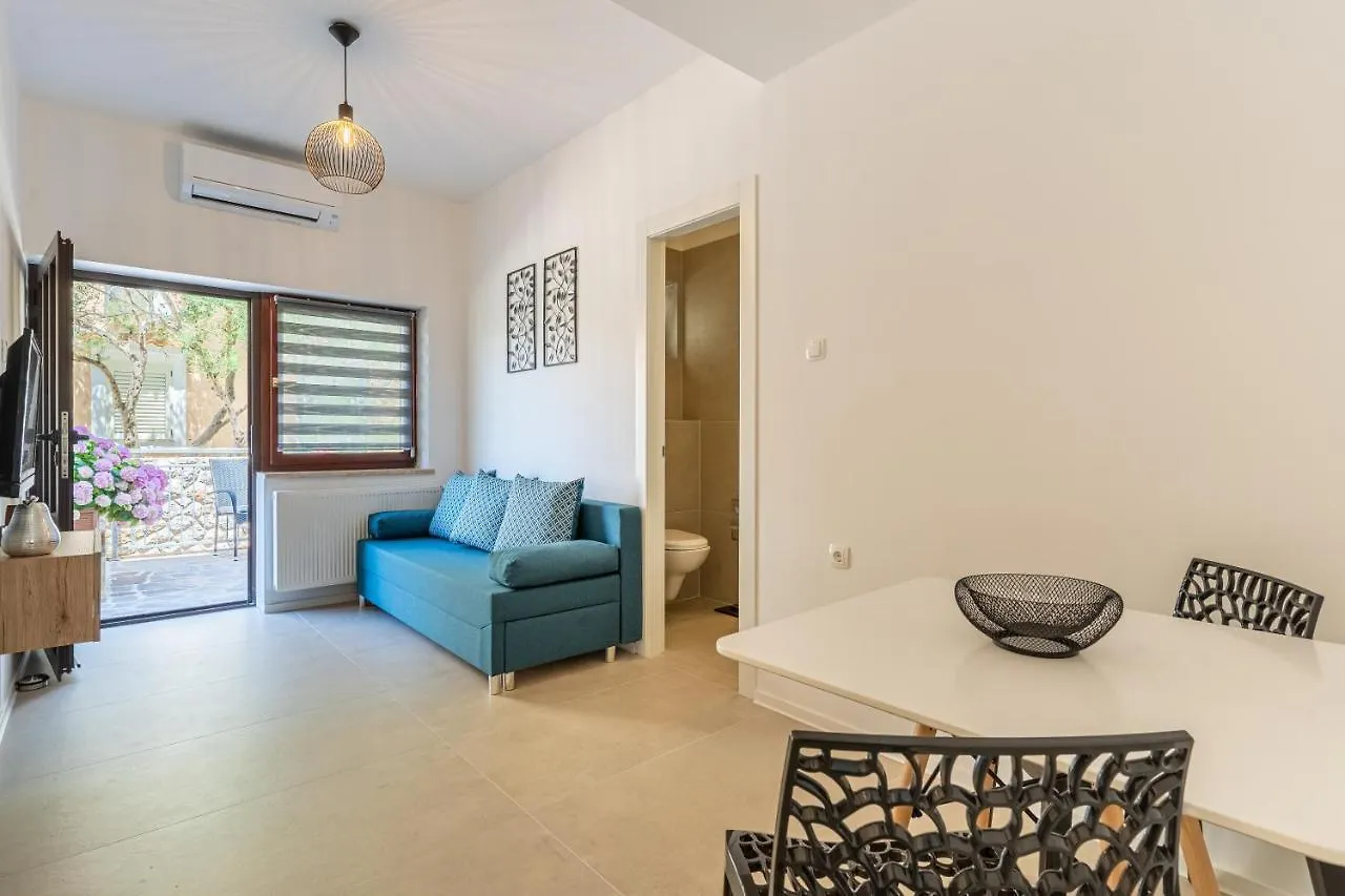 Apartments Ivanka Cres